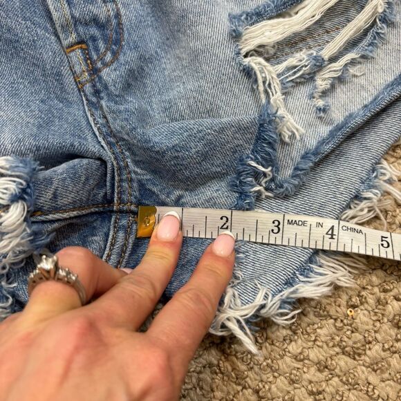 Ladies Levi’s 501 Button Fly Distressed Cut Off Shorts 32” Waist High Rise - Picture 10 of 12